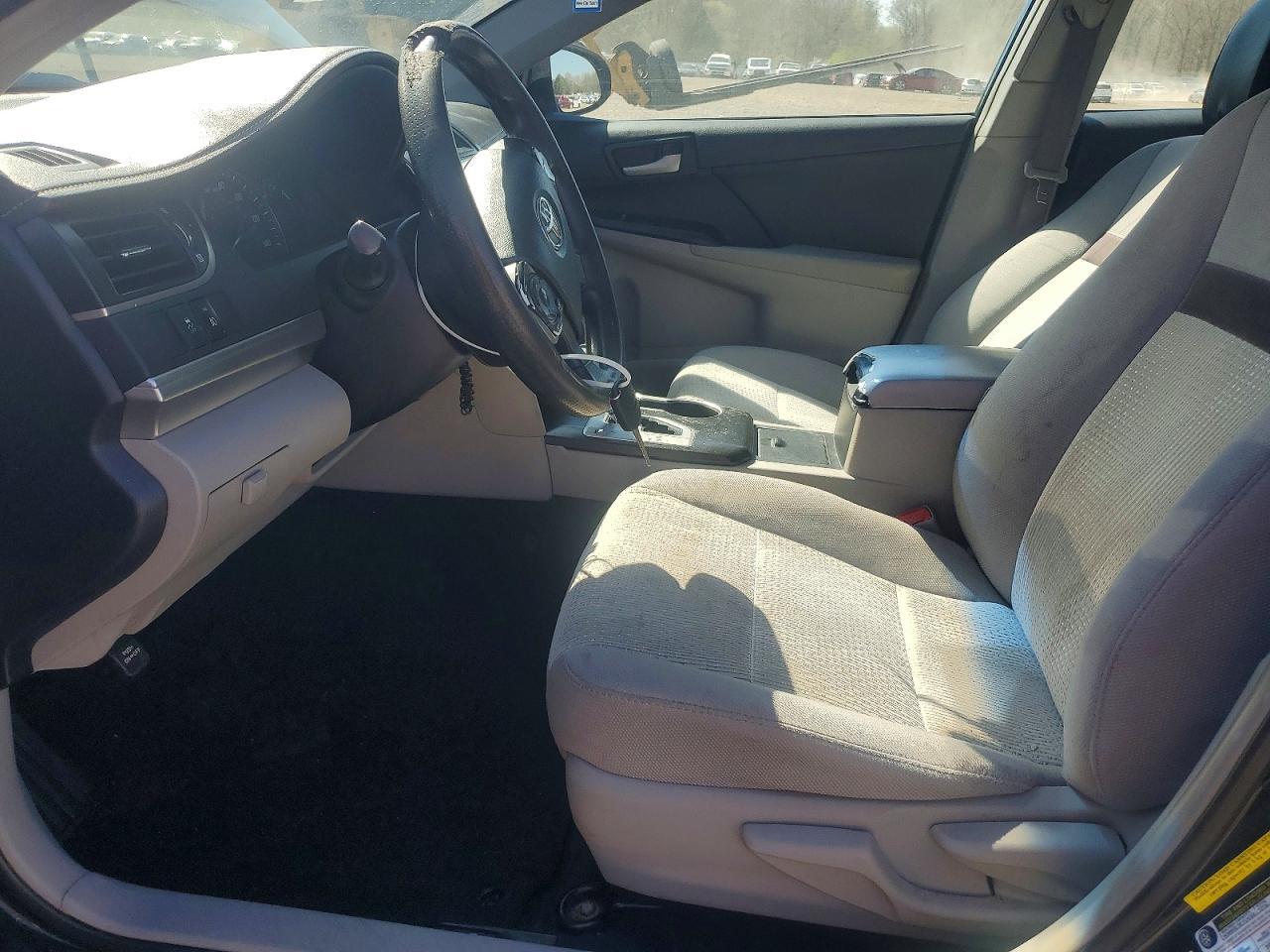 2013 Toyota Camry Le - zdjęcie 7