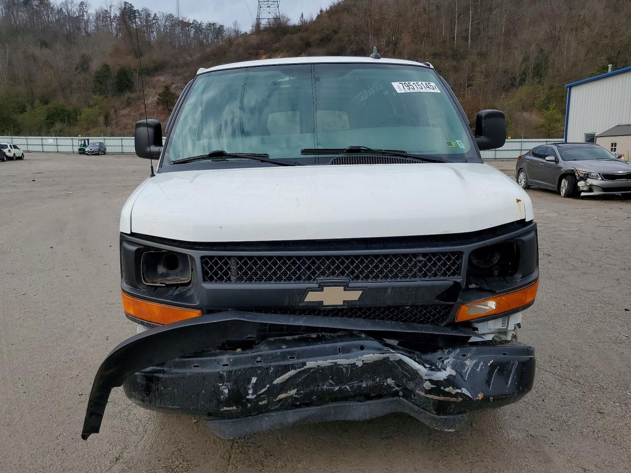 2016 Chevrolet Express G2500 - zdjęcie 5