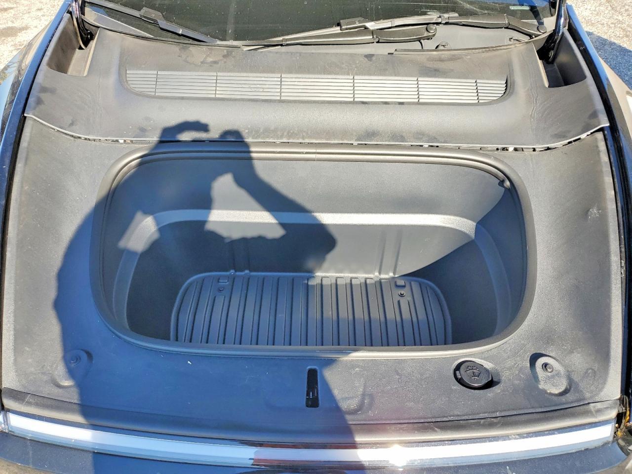 2026 Tesla Model Y - zdjęcie 12