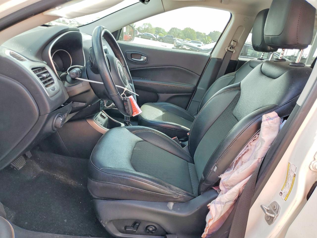 2021 Jeep Compass Latitude - zdjęcie 7