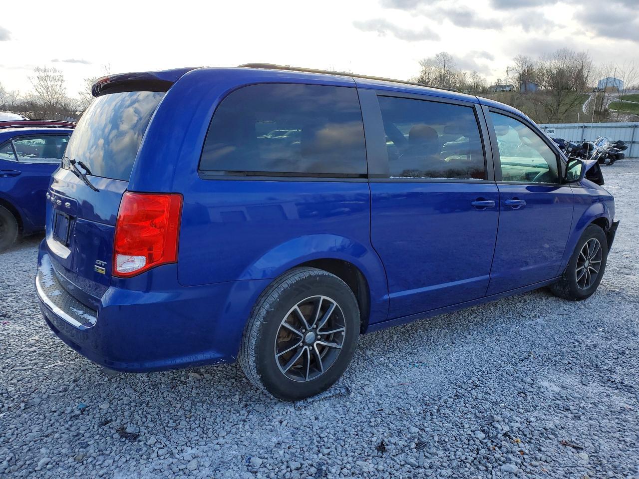 2019 Dodge Grand Caravan Gt - zdjęcie 3