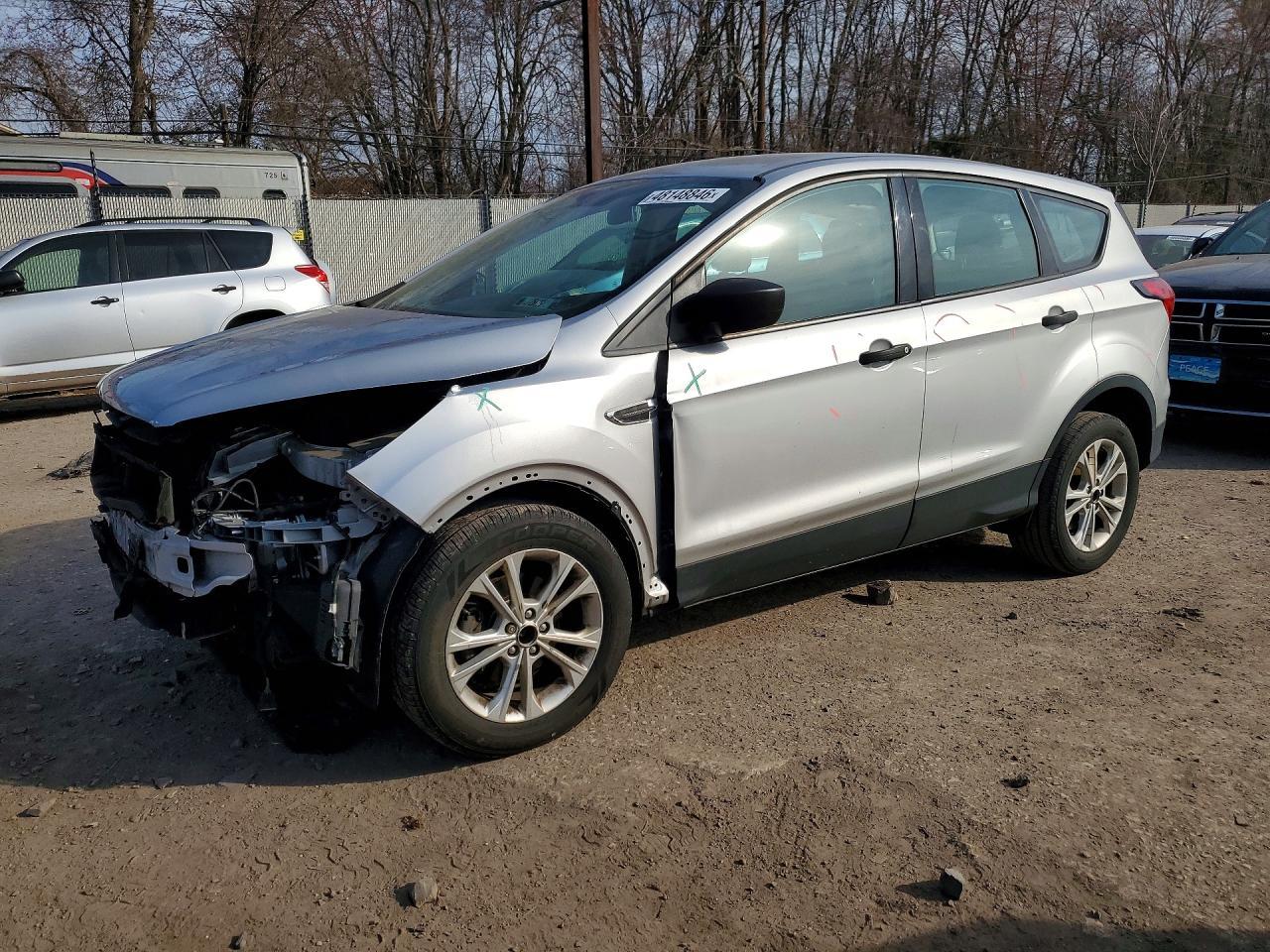 2019 Ford Escape S - zdjęcie główne
