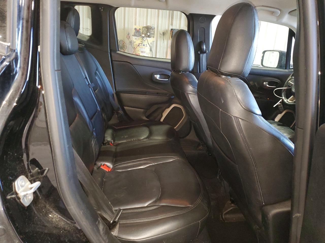 2017 Jeep Renegade Latitude - zdjęcie 11