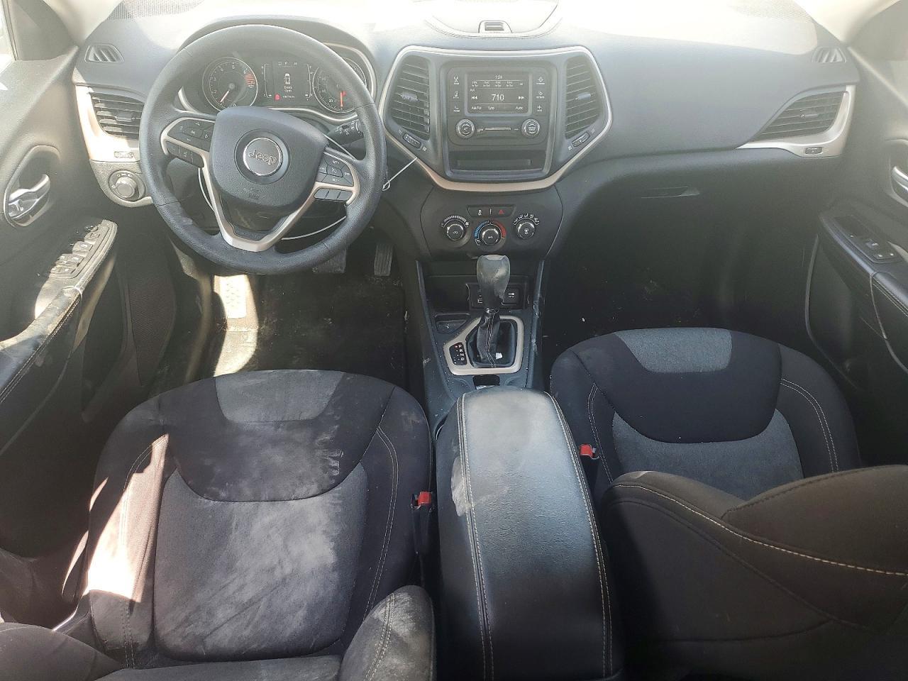 2016 Jeep Cherokee Sport - zdjęcie 8