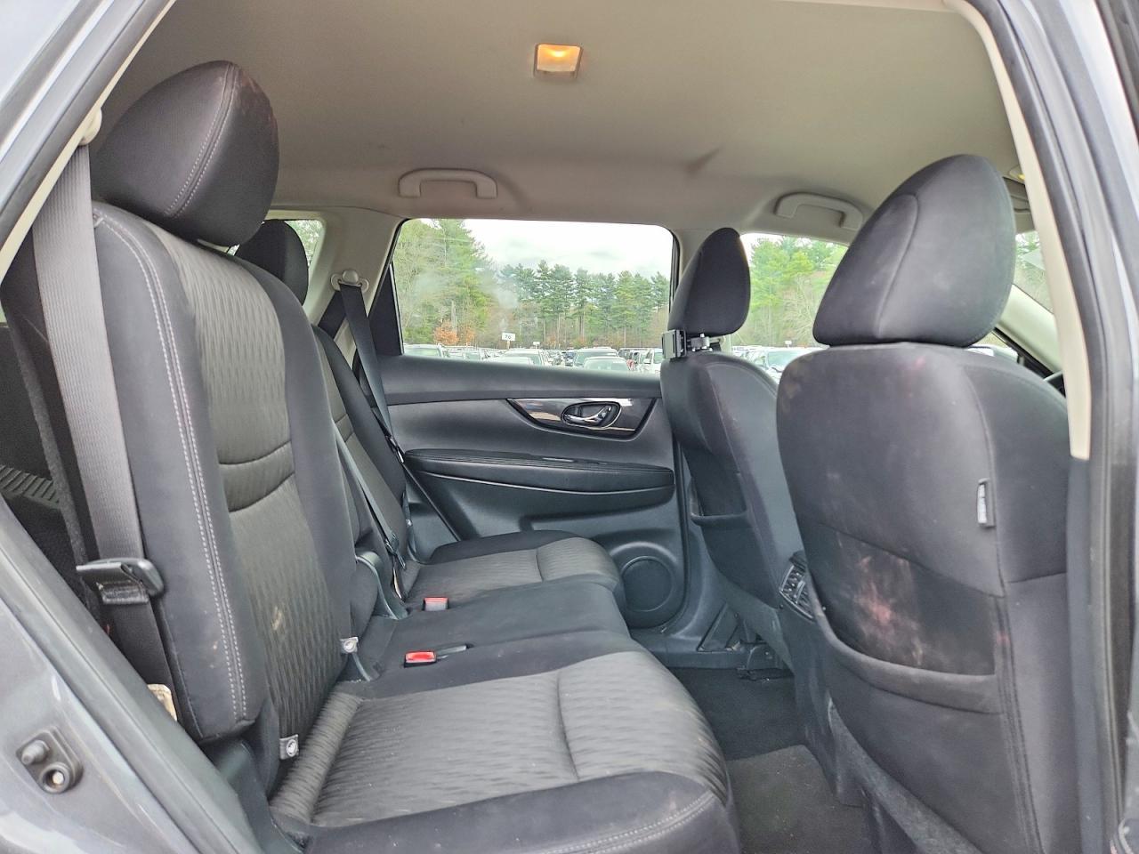 2017 Nissan Rogue S - zdjęcie 11