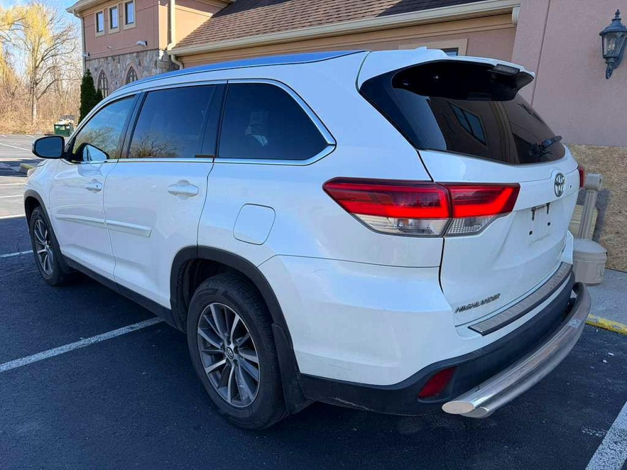2019 Toyota Highlander Xle - zdjęcie 2