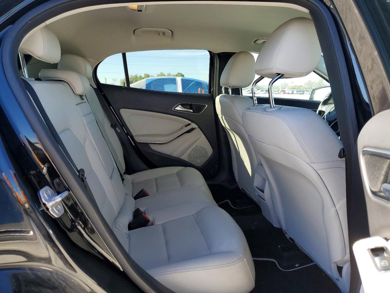 2015 Mercedes-Benz Gla 250 - zdjęcie 11