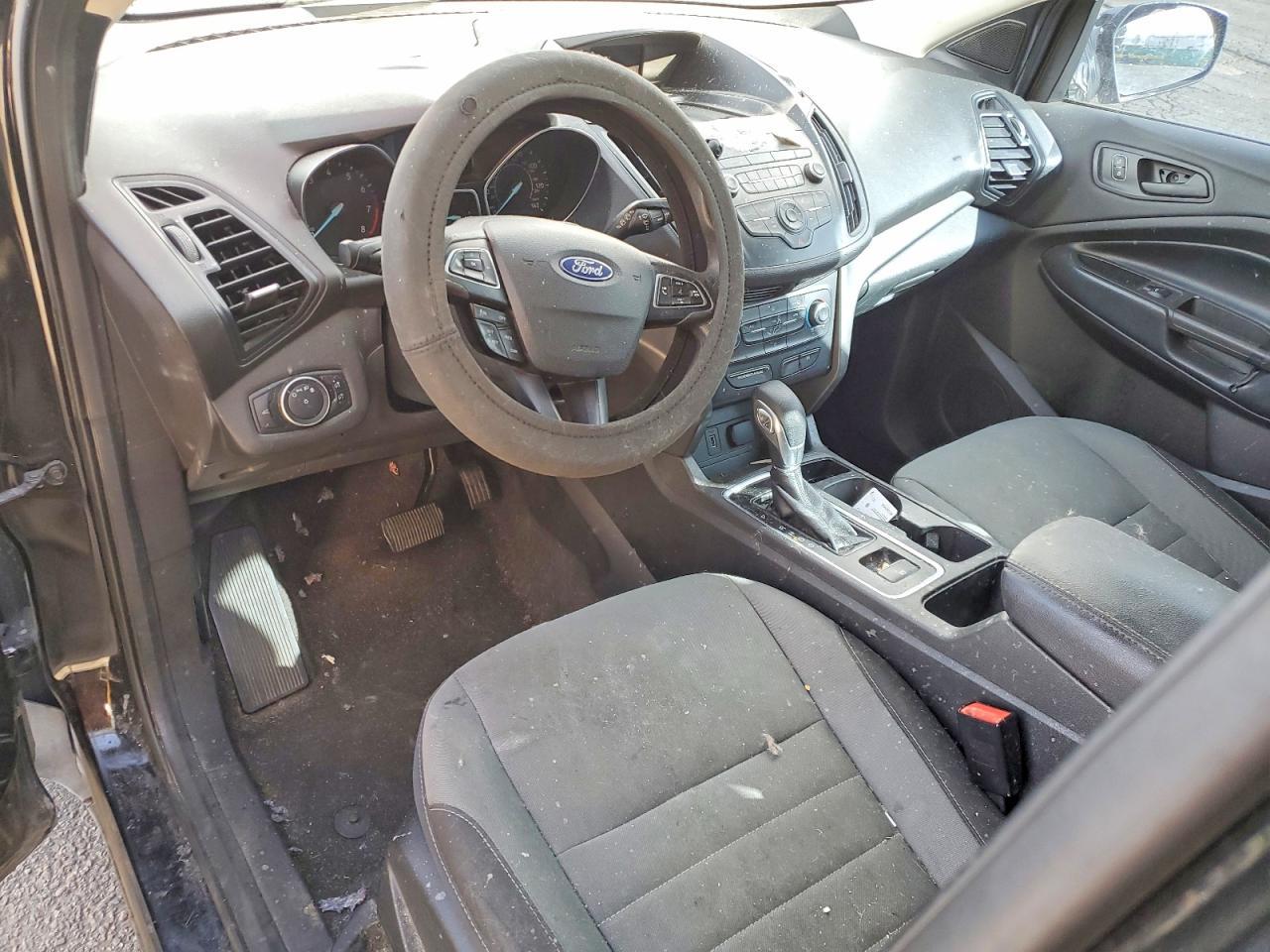 2019 Ford Escape S - zdjęcie 8