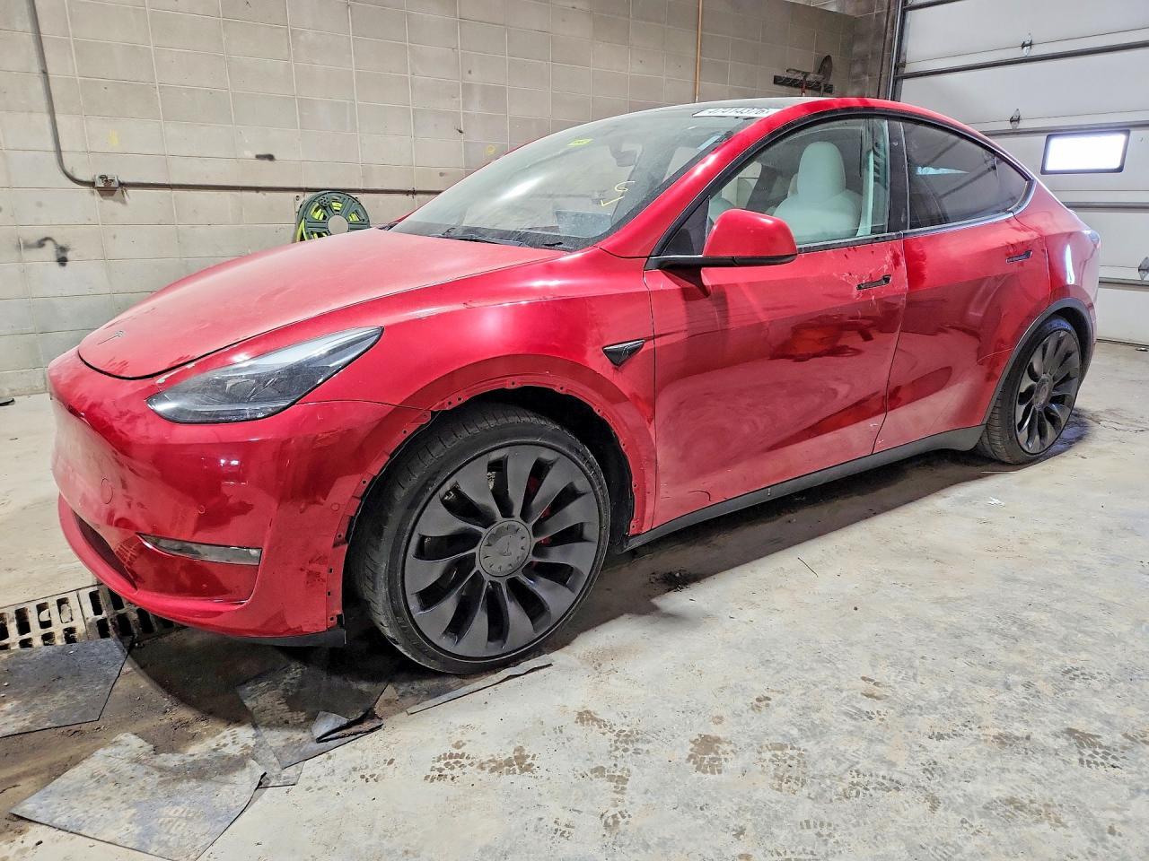 2022 Tesla Model Y - zdjęcie główne