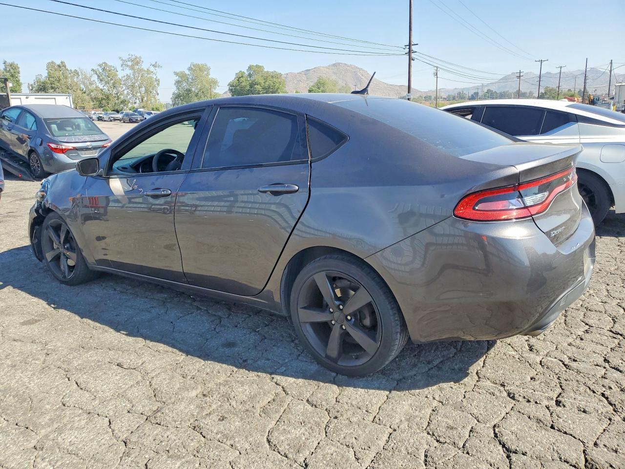 2015 Dodge Dart Sxt - zdjęcie 2
