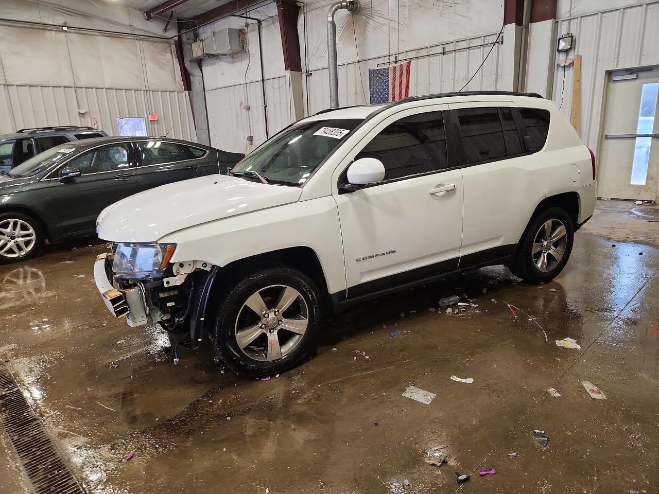 2017 Jeep Compass Latitude - zdjęcie główne