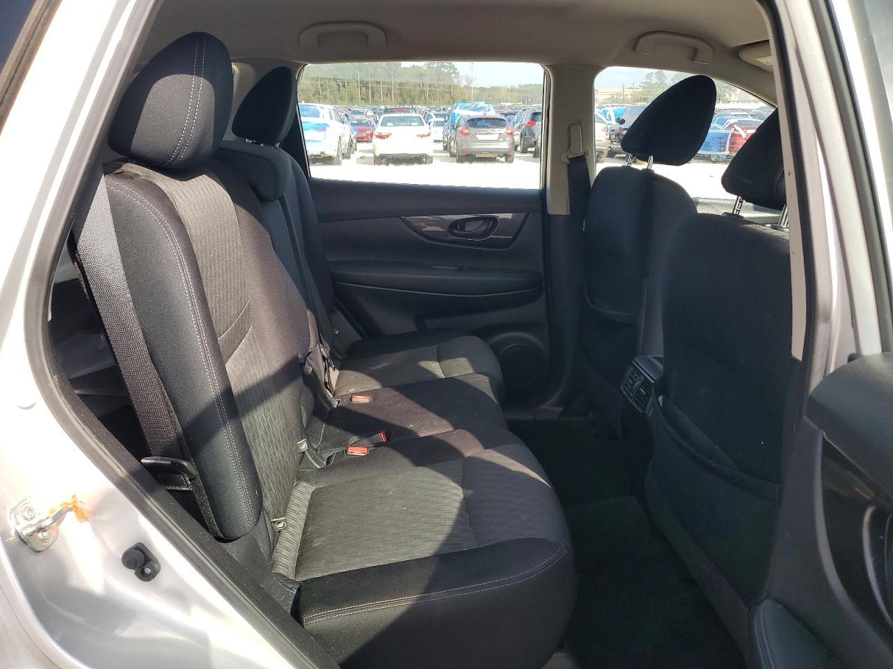 2020 Nissan Rogue S - zdjęcie 11