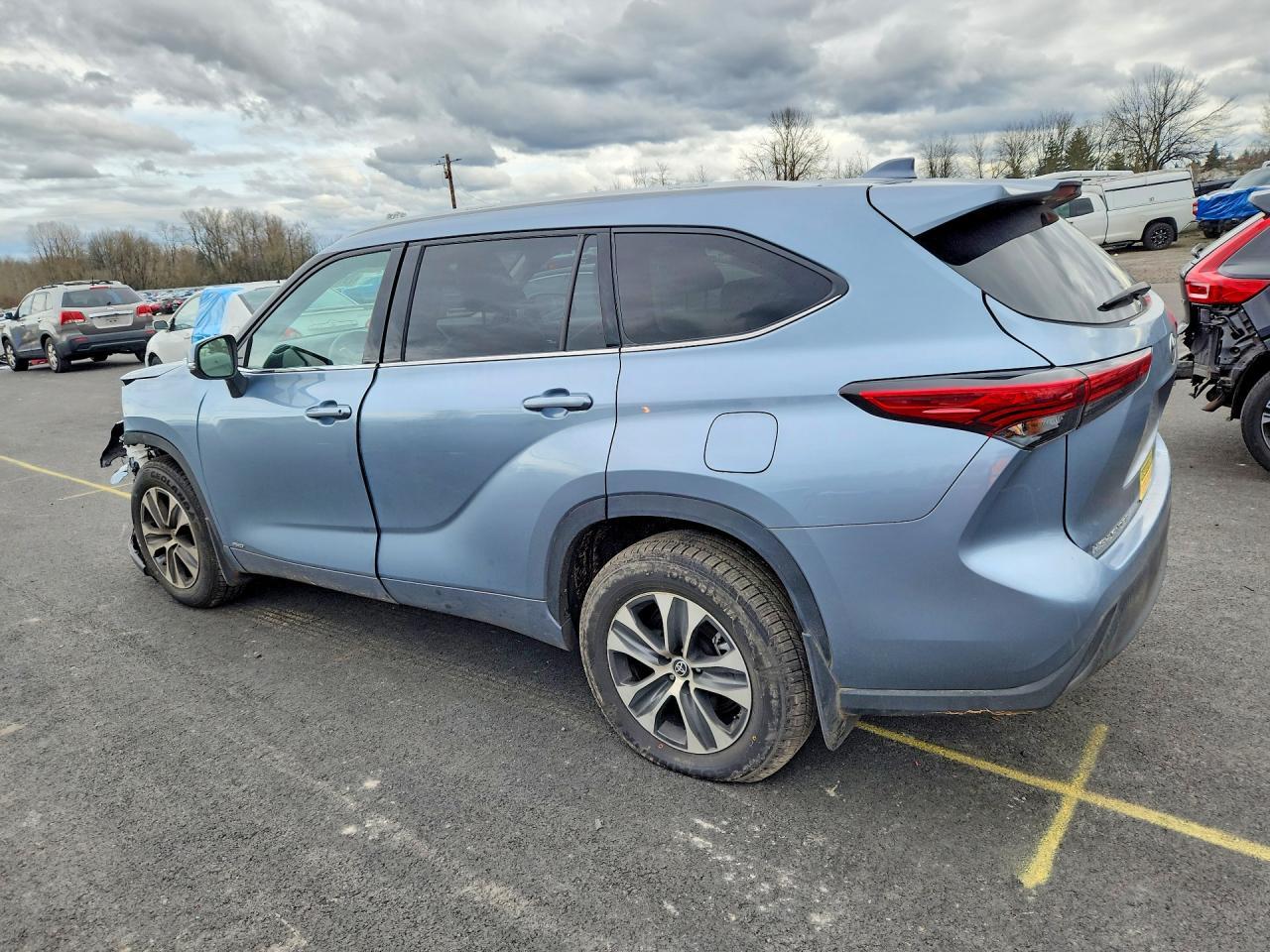 2022 Toyota Highlander Hybrid Xle - zdjęcie 2