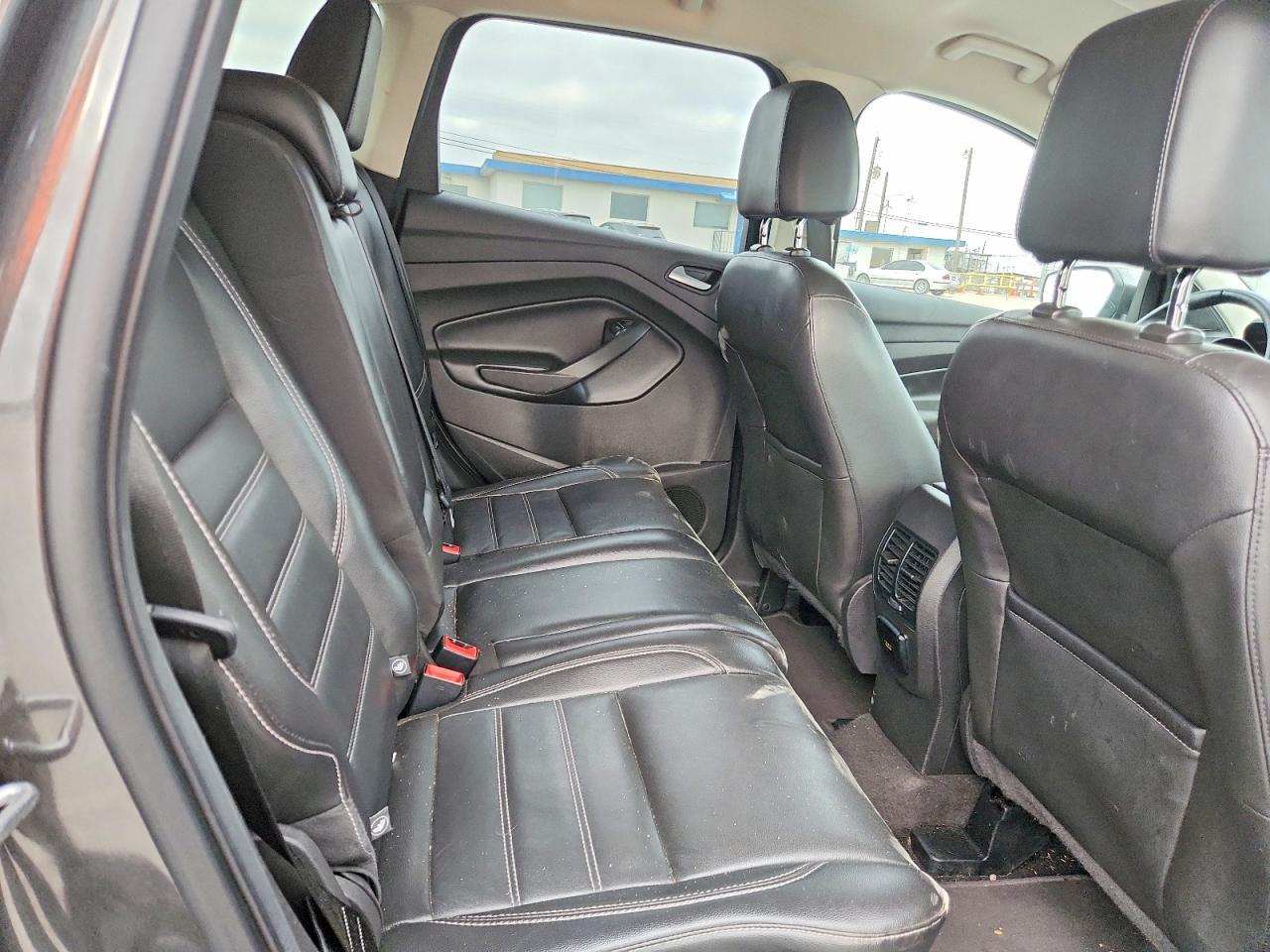2017 Ford Escape Titanium - zdjęcie 10