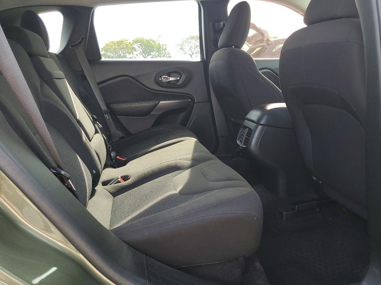 2019 Jeep Cherokee Latitude - zdjęcie 11