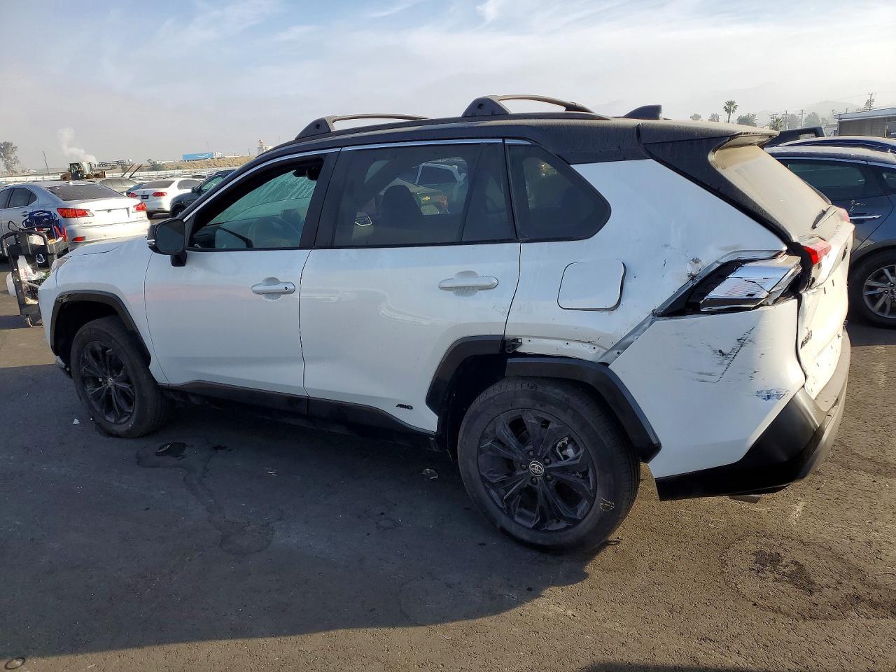 2024 Toyota Rav4 Hybrid Xse - zdjęcie 2