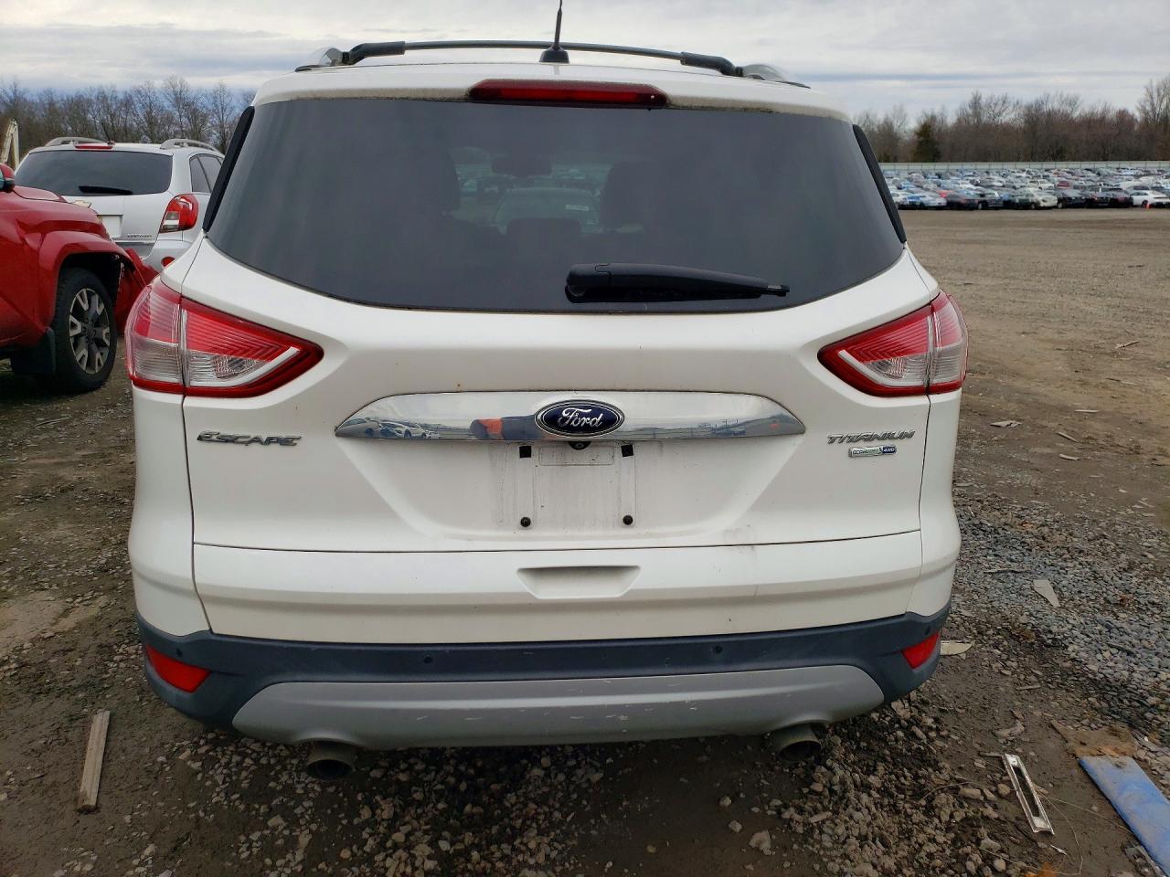2014 Ford Escape Titanium - zdjęcie 6