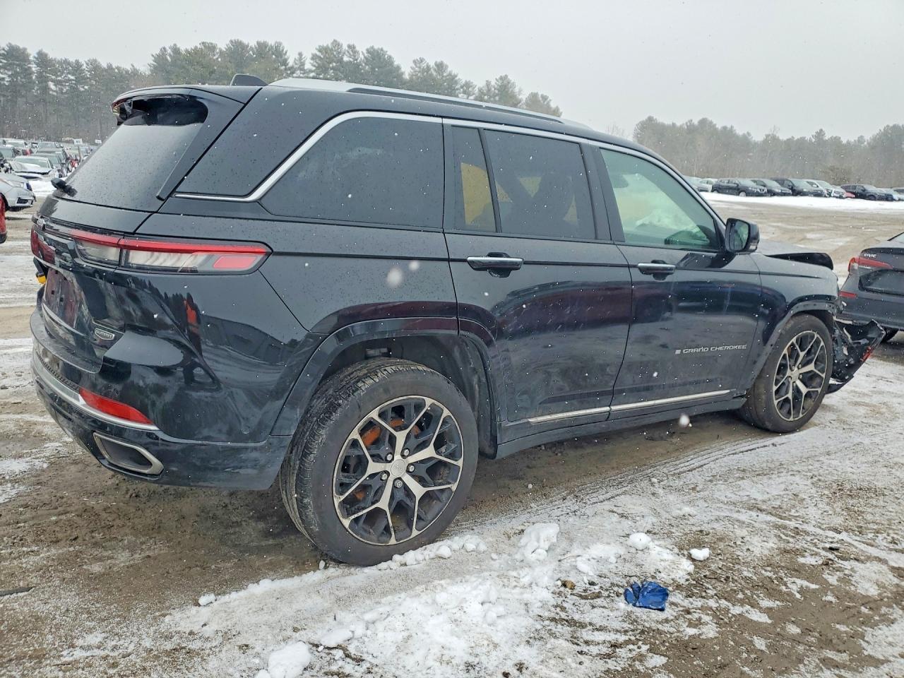 2022 Jeep Grand Cherokee Summit - zdjęcie 3