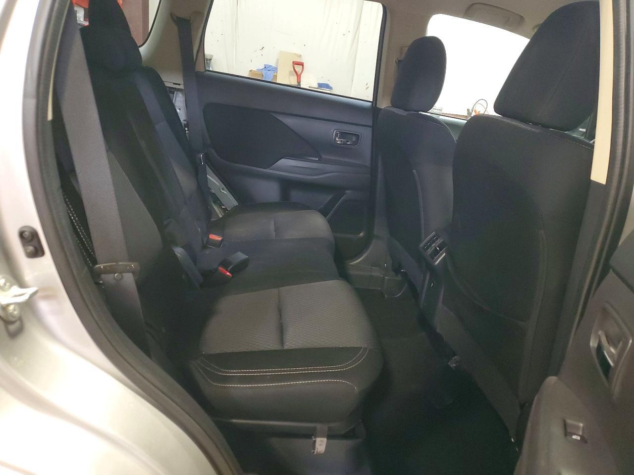 2019 Mitsubishi Outlander Es - zdjęcie 11