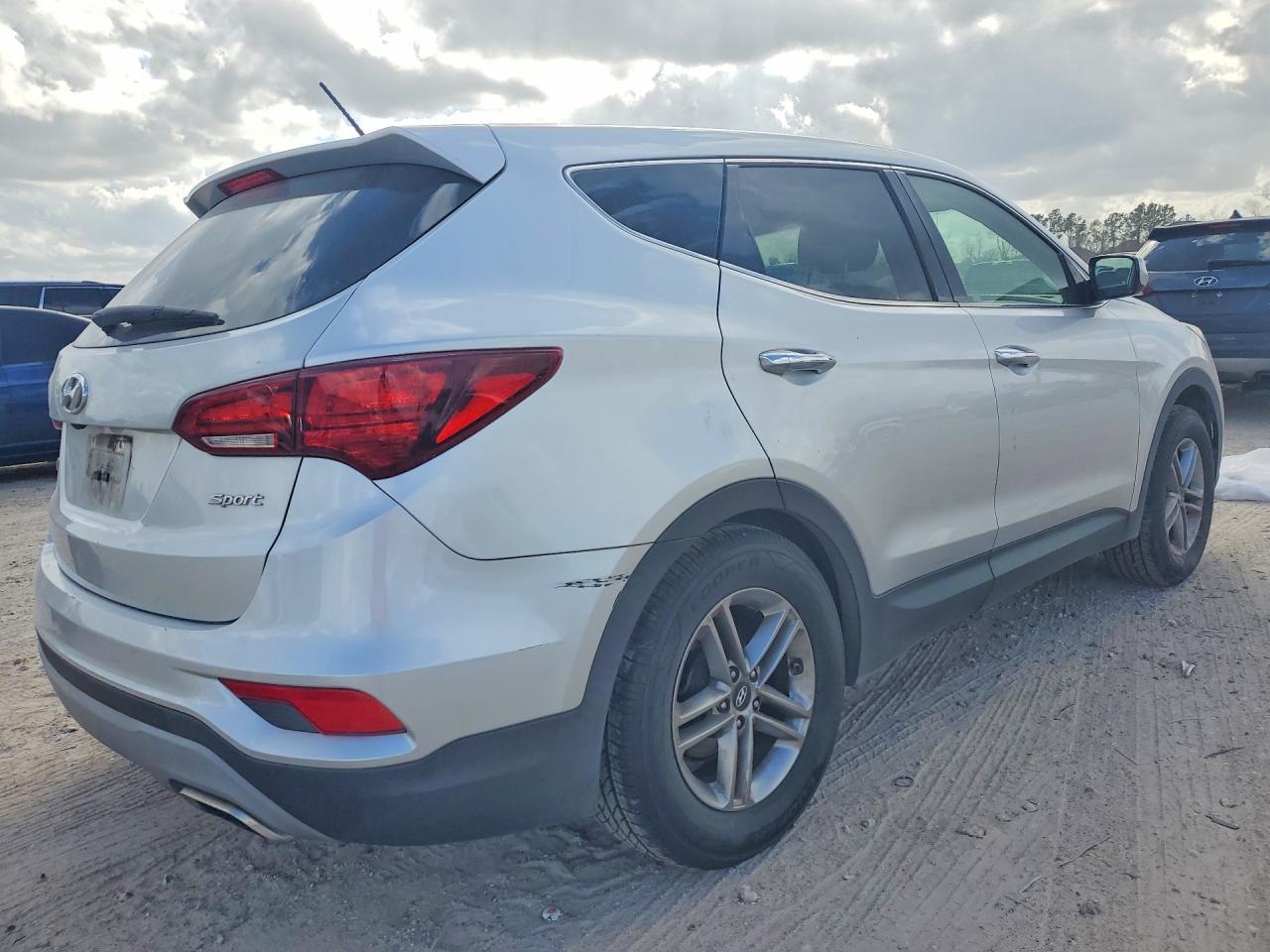 2018 Hyundai Santa Fe Sport 2.4L - zdjęcie 3