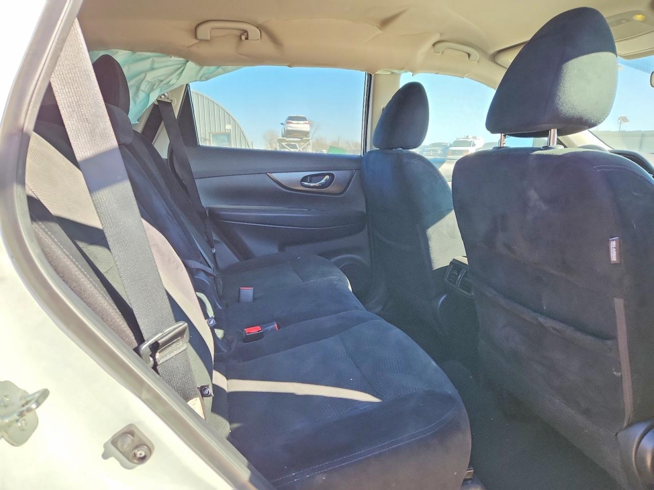 2015 Nissan Rogue S - zdjęcie 10