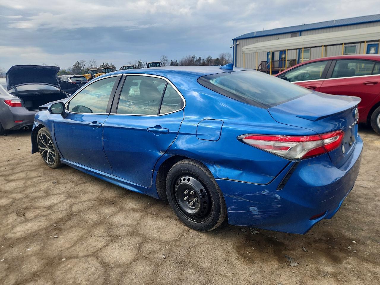 2019 Toyota Camry Se - zdjęcie 2