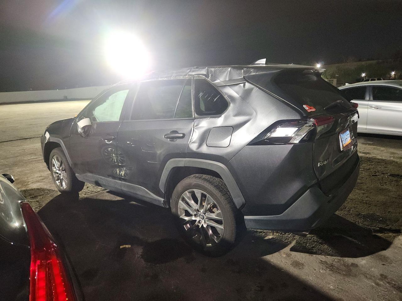 2021 Toyota Rav4 Xle Premium - zdjęcie 2