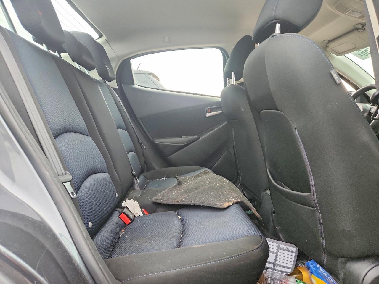 2020 Toyota Yaris L - zdjęcie 10