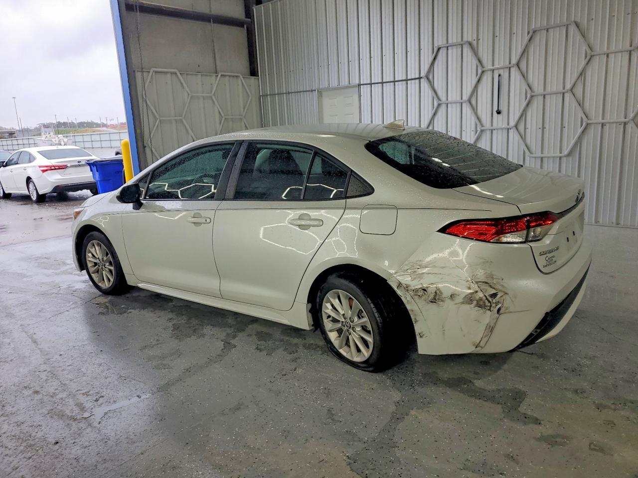 2022 Toyota Corolla Le - zdjęcie 2