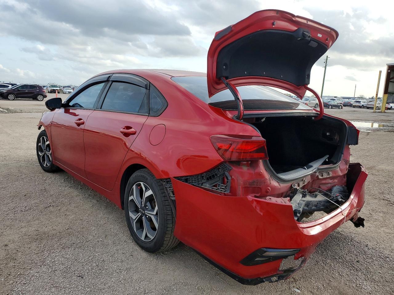 2020 Kia Forte Lxs - zdjęcie 2