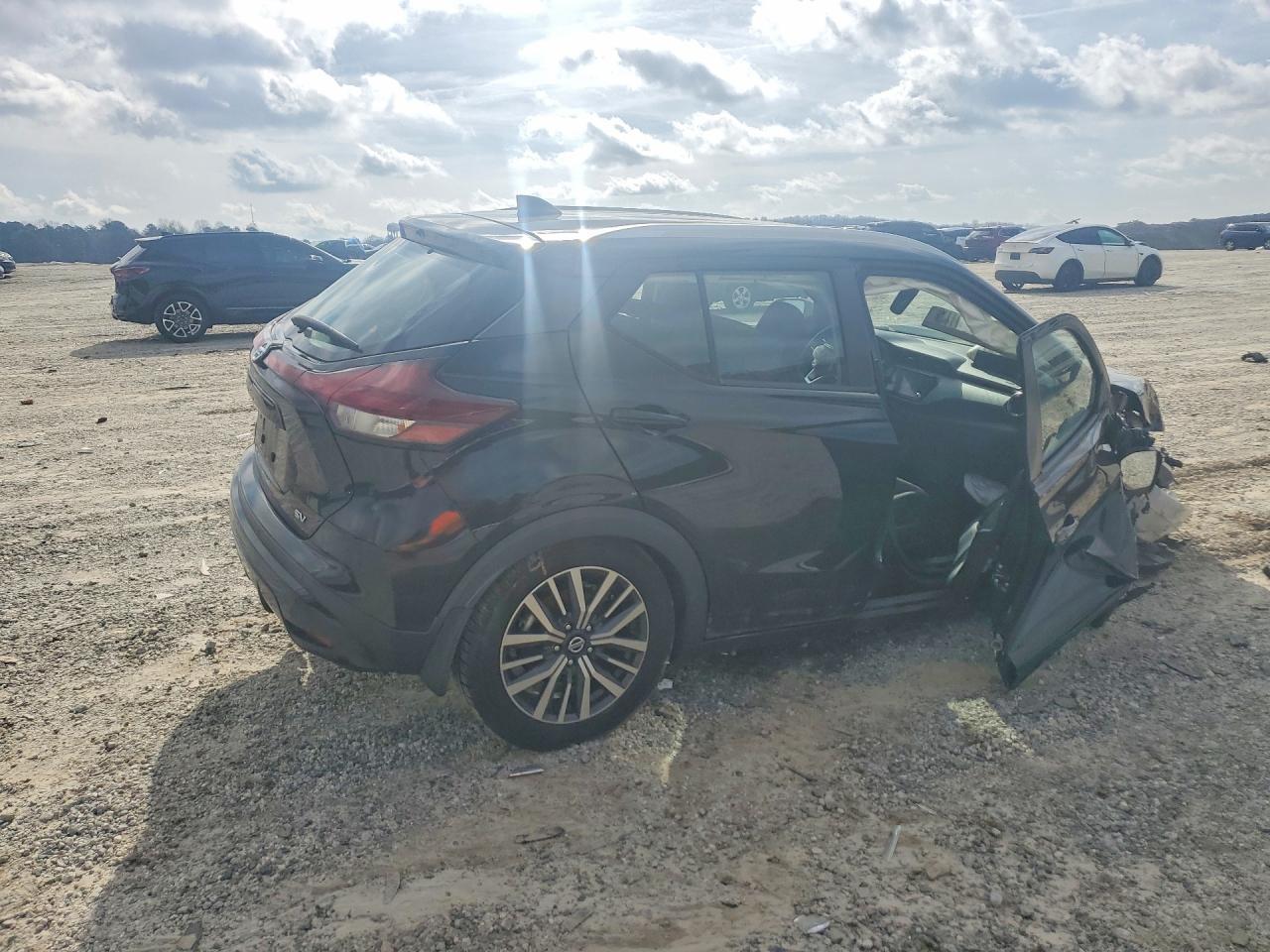 2021 Nissan Kicks Sv - zdjęcie 3