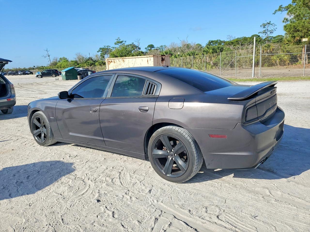 2014 Dodge Charger R - zdjęcie 2