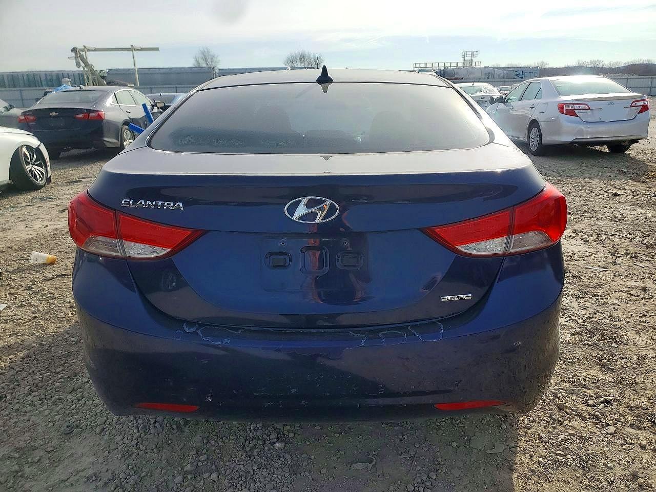 2016 Hyundai Elantra 4D - zdjęcie 6