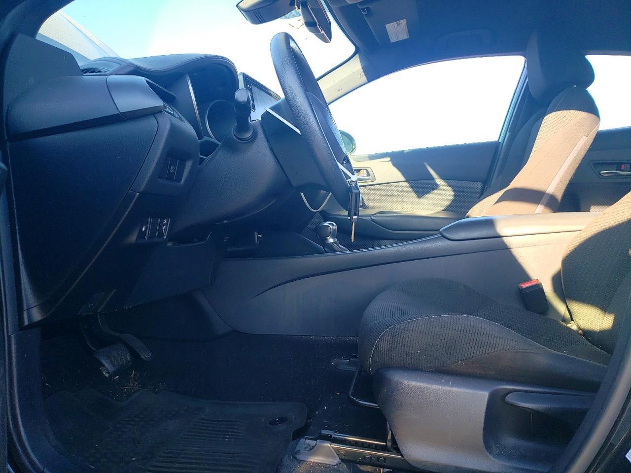 2019 Toyota C-Hr Le - zdjęcie 7