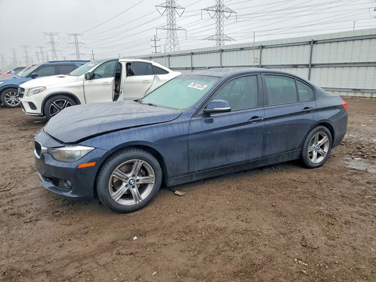 2013 BMW Seria 3 328i - zdjęcie główne