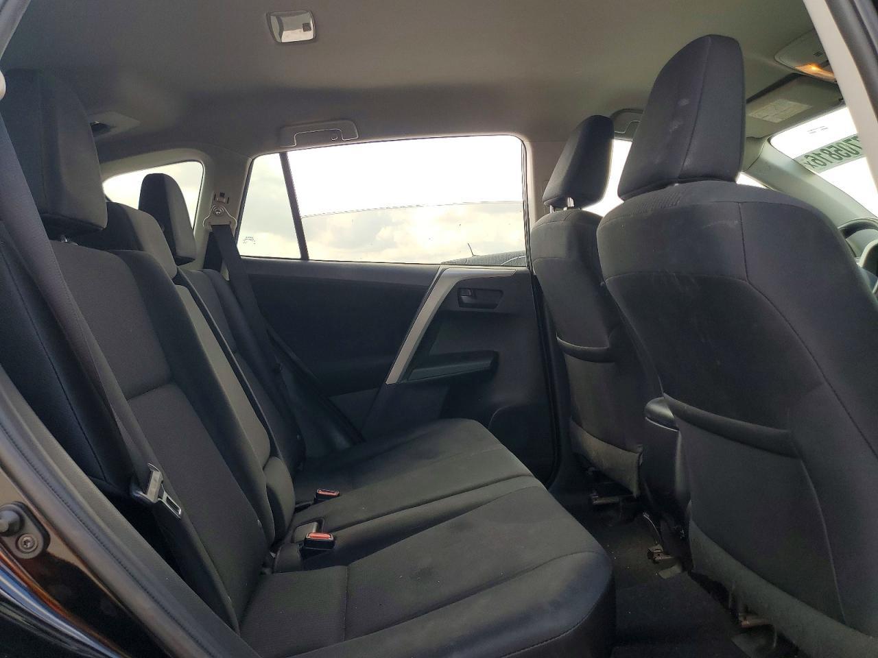 2016 Toyota Rav4 Le - zdjęcie 10