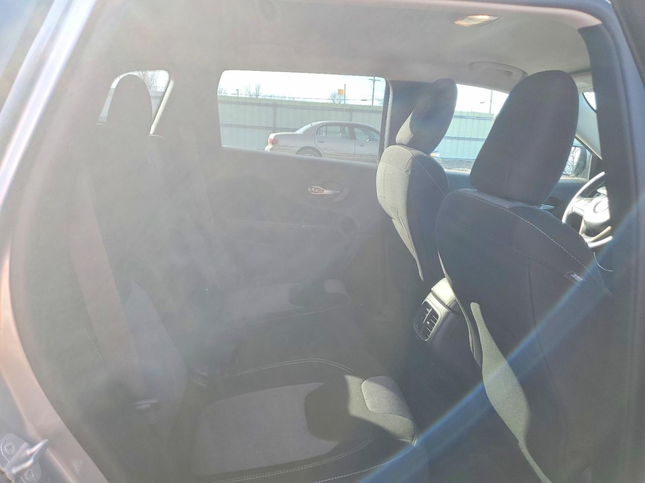 2014 Jeep Cherokee Latitude - zdjęcie 11