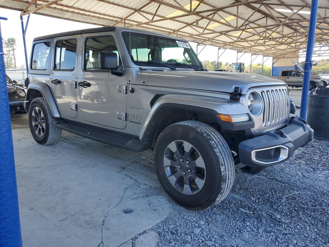 2018 Jeep Wrangler Unlimited Sahara - zdjęcie 4