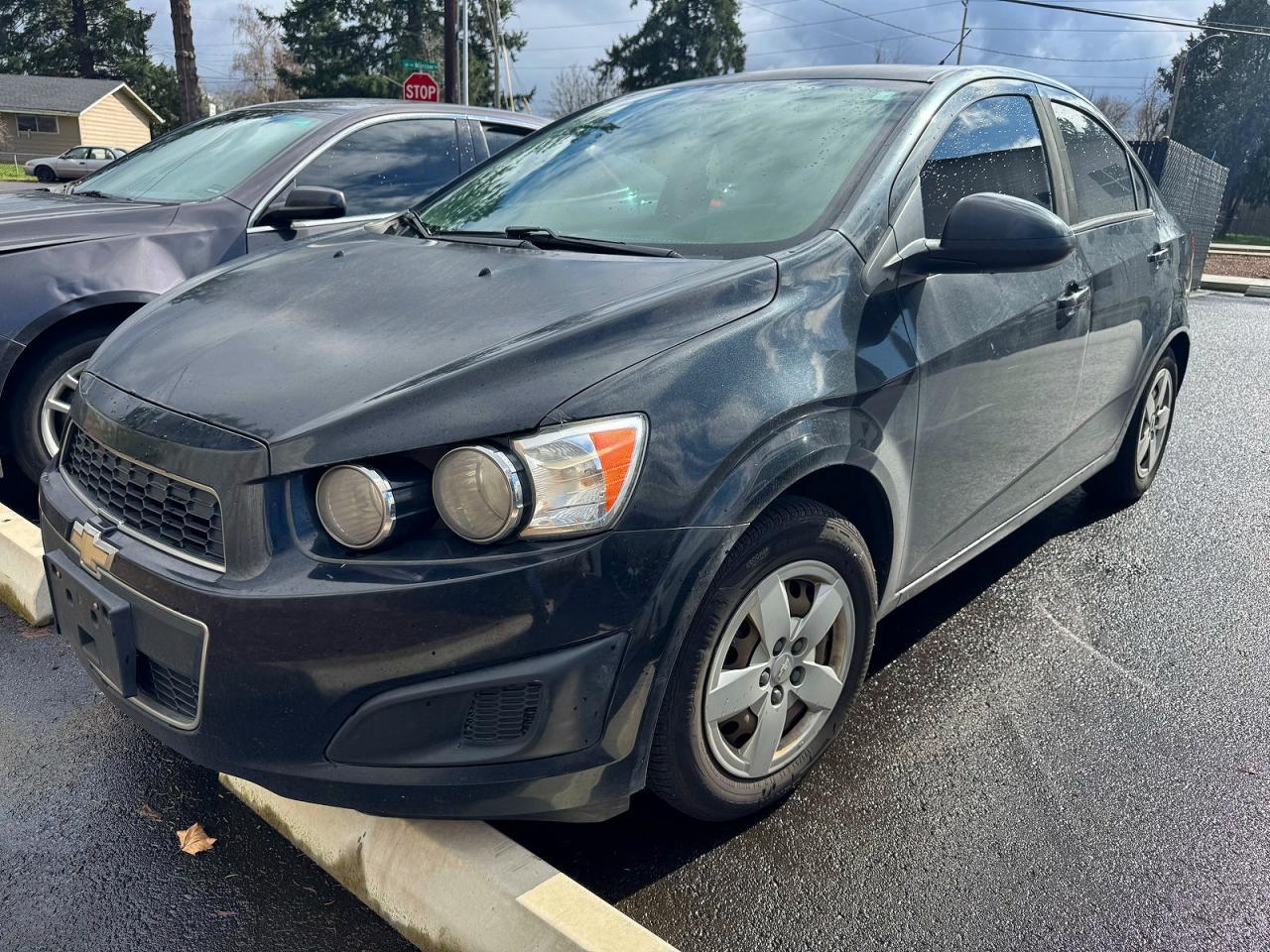 2014 Chevrolet Sonic Ls - zdjęcie 2