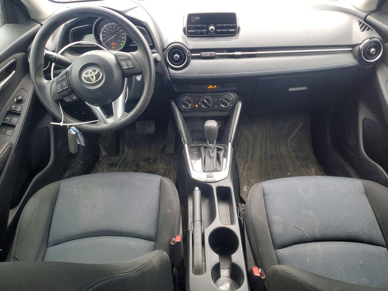 2016 Toyota Yaris - zdjęcie 8