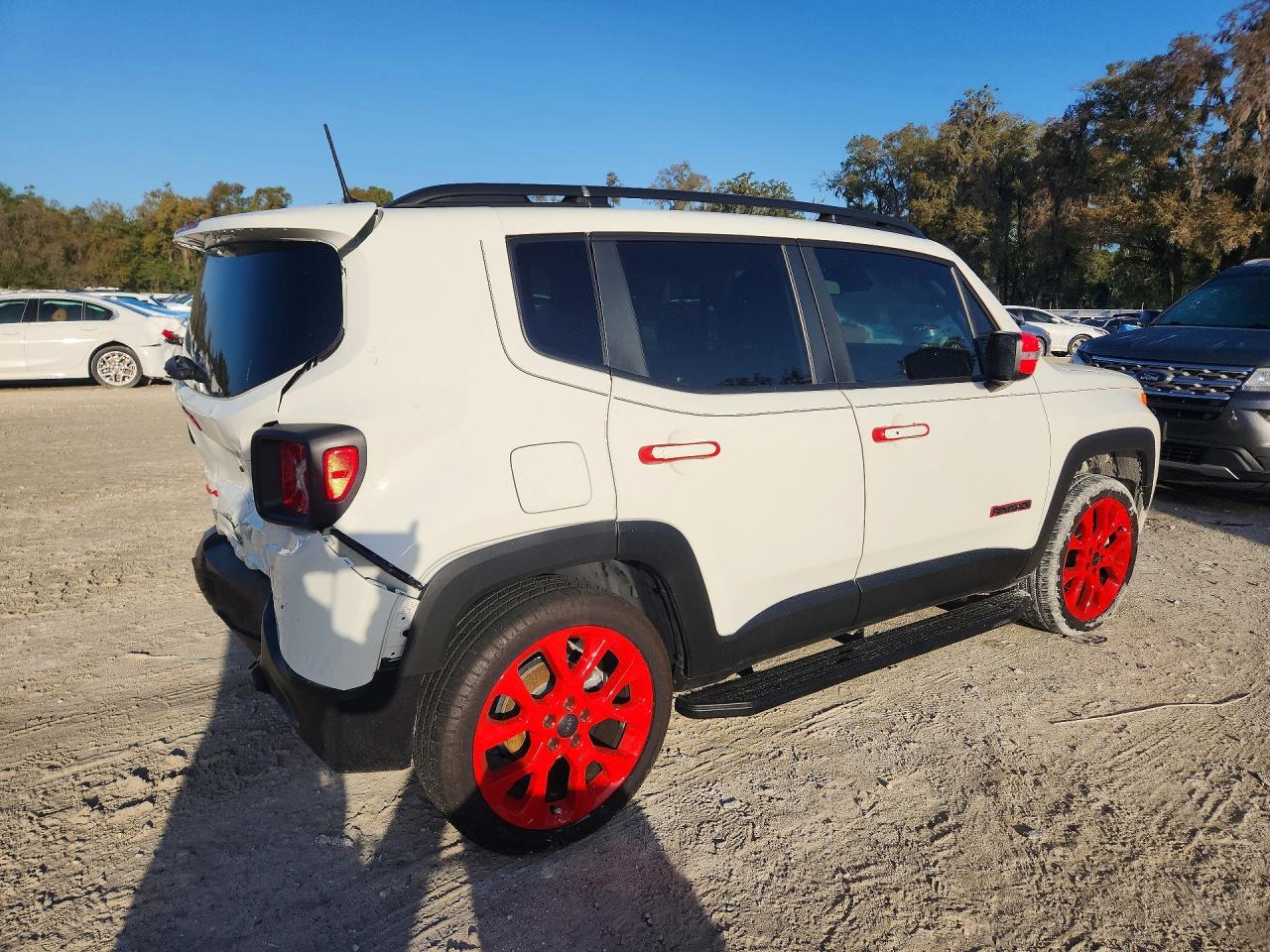2023 Jeep Renegade Latitude - zdjęcie 3