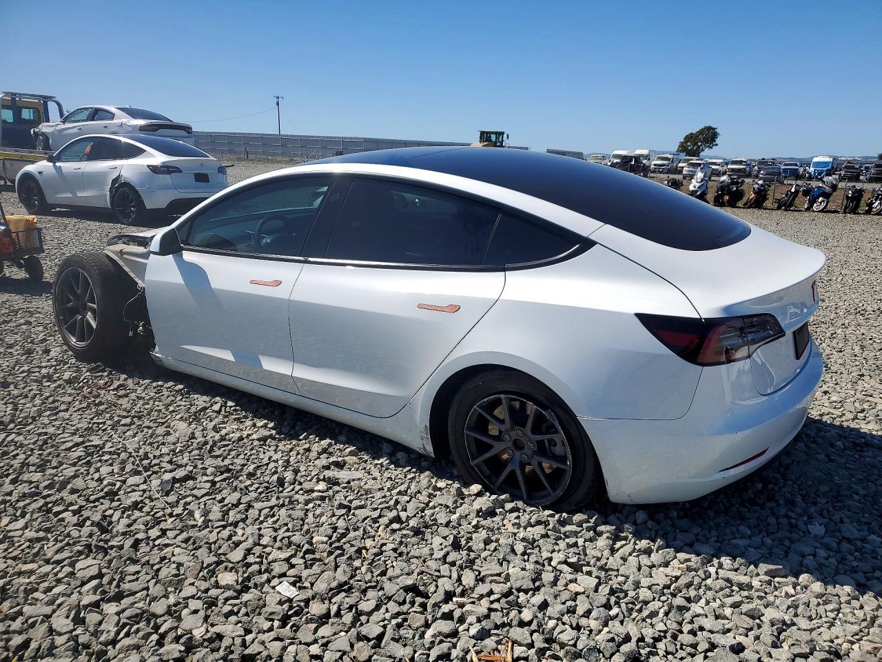 2023 Tesla 3 - zdjęcie 2