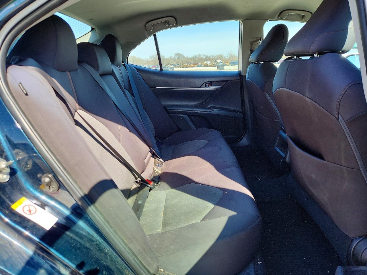 2018 Toyota Camry Le - zdjęcie 10