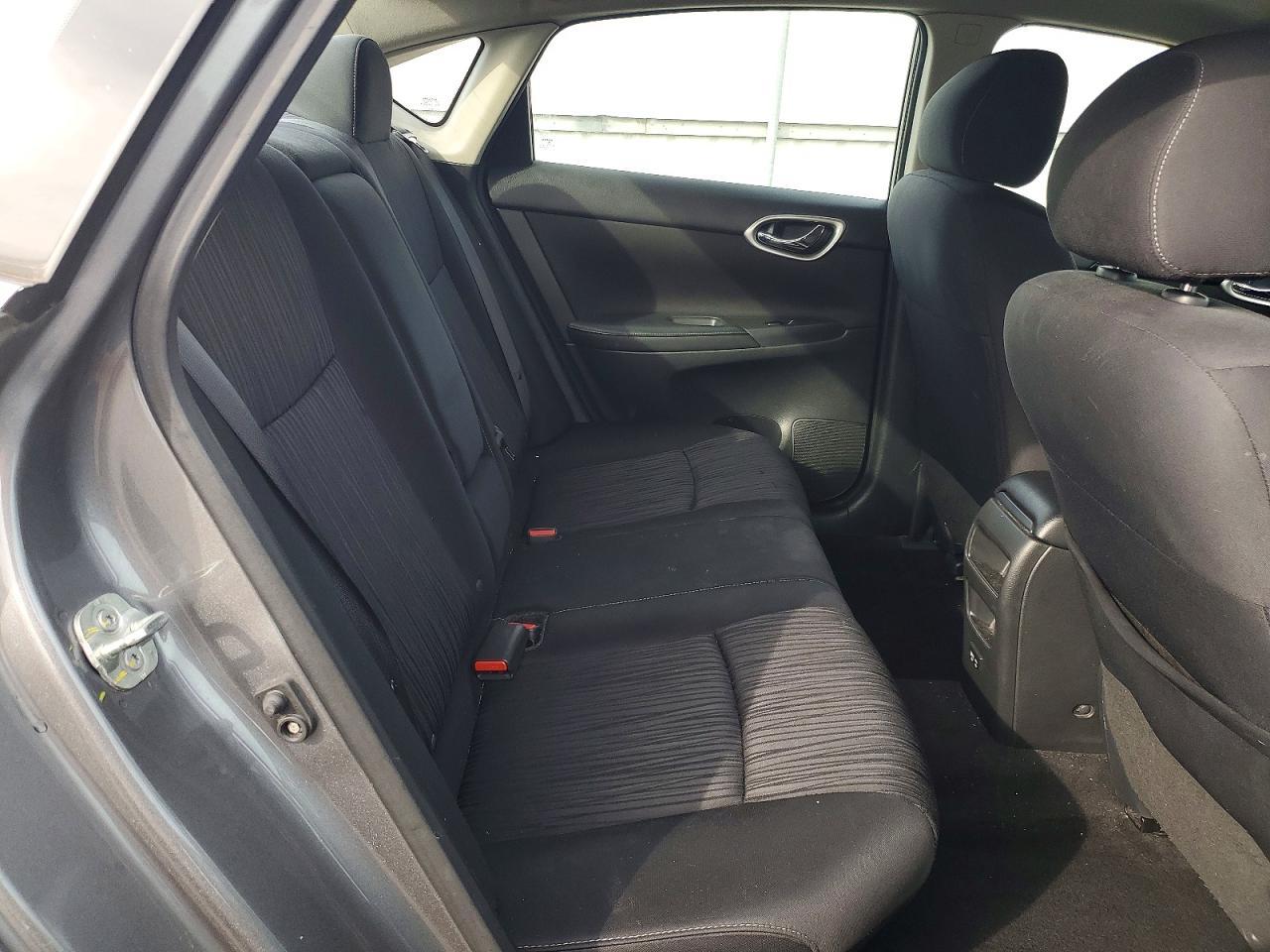 2019 Nissan Sentra Sv - zdjęcie 10