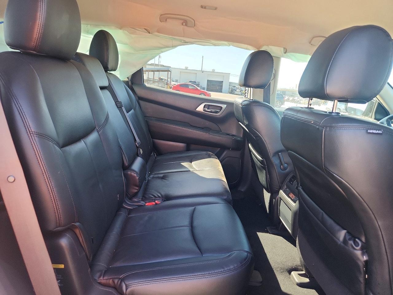 2017 Nissan Pathfinder S - zdjęcie 11
