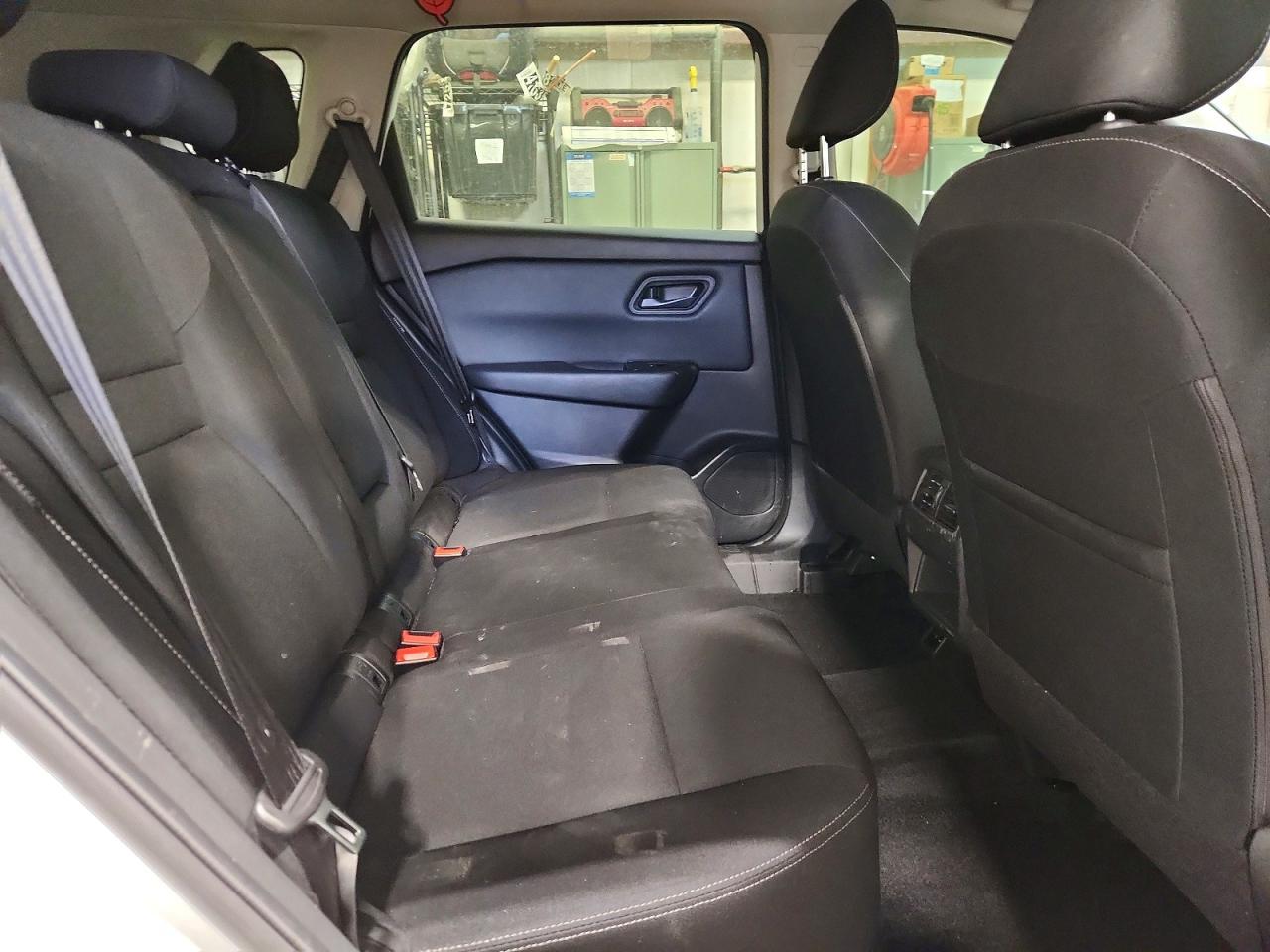 2025 Nissan Rogue S - zdjęcie 11