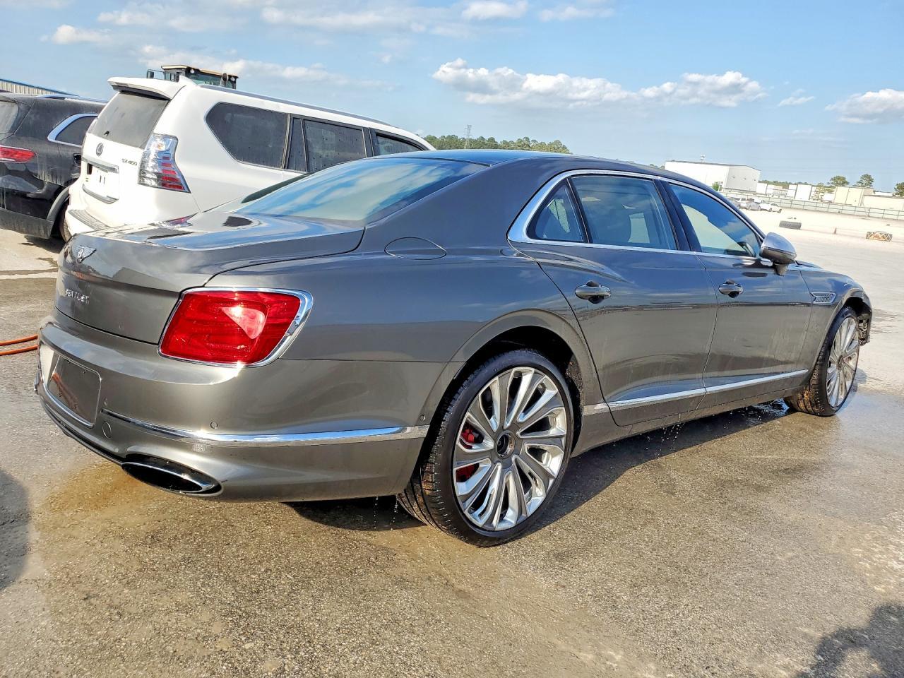 2023 Bentley Flying Spur - zdjęcie 3
