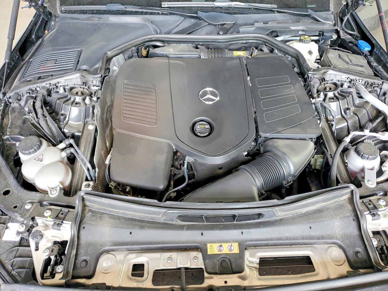 2022 Mercedes-Benz C 300 - zdjęcie 11