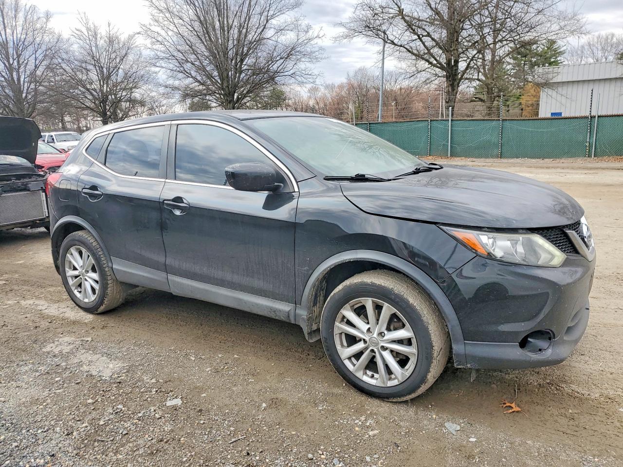 2017 Nissan Rogue Sport S - zdjęcie 4