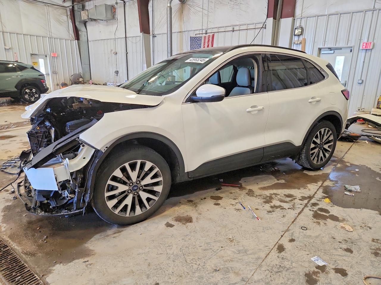 2020 Ford Escape Titanium - zdjęcie główne